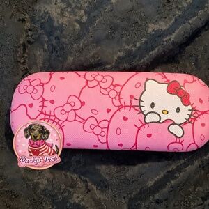 Sanrio Hello Kitty Hard Shell Glasses Case w/ Cleaning Cloth Pink